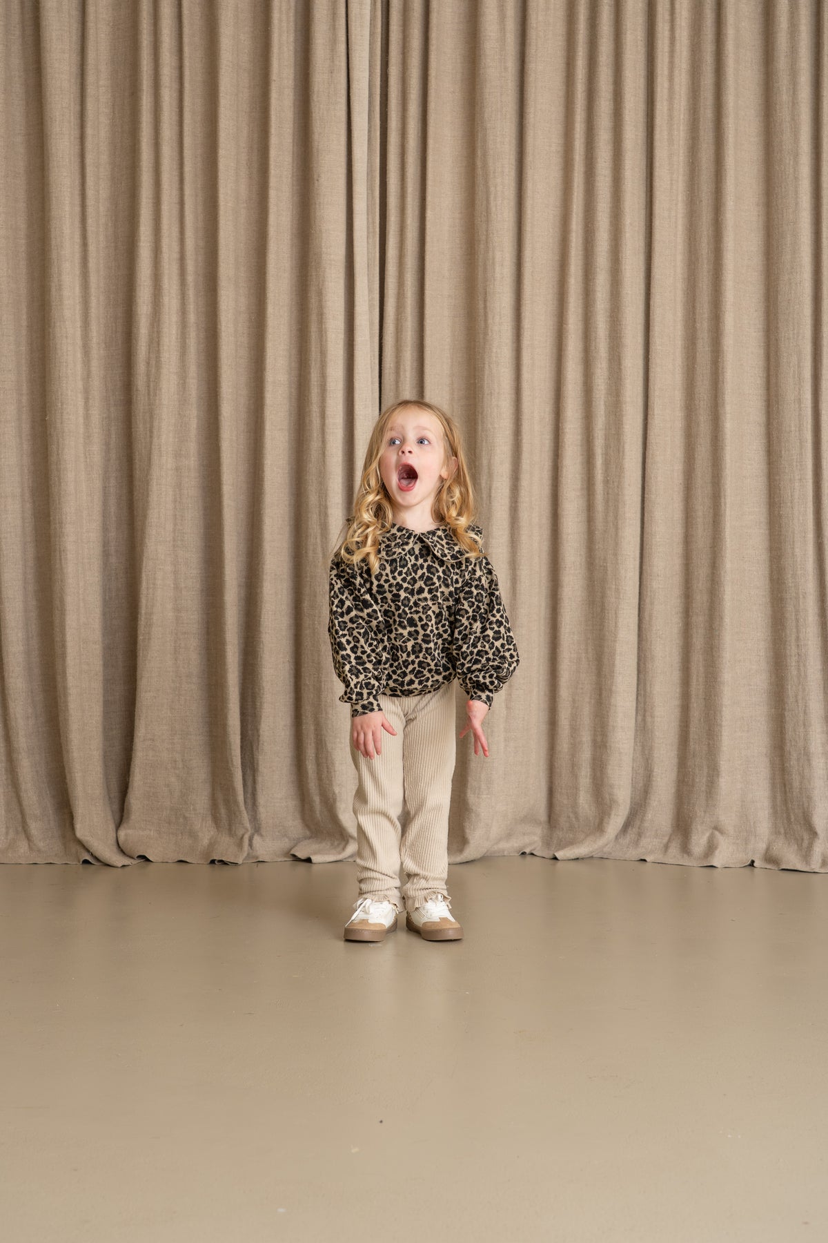 Balloon Collar Pullover