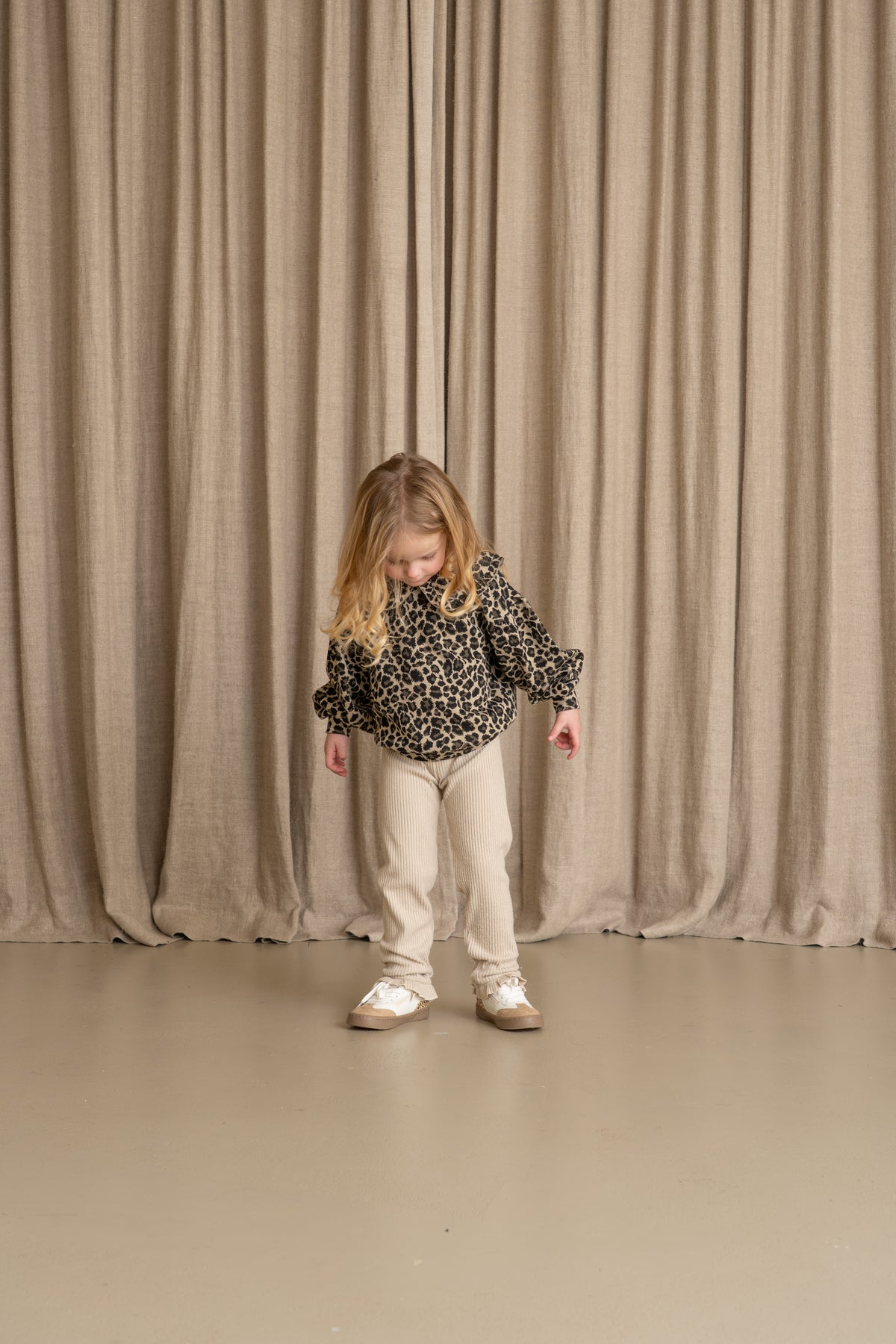 Balloon Collar Pullover