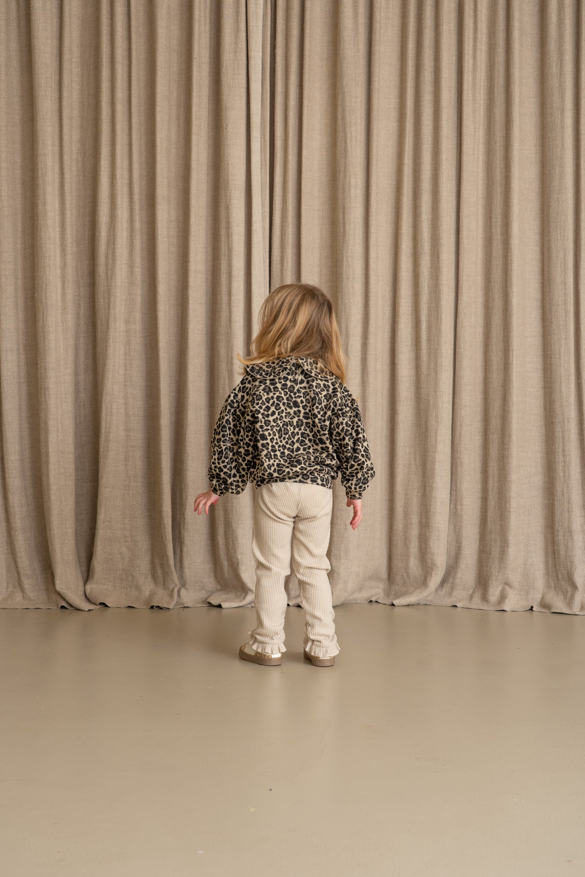 Balloon Collar Pullover