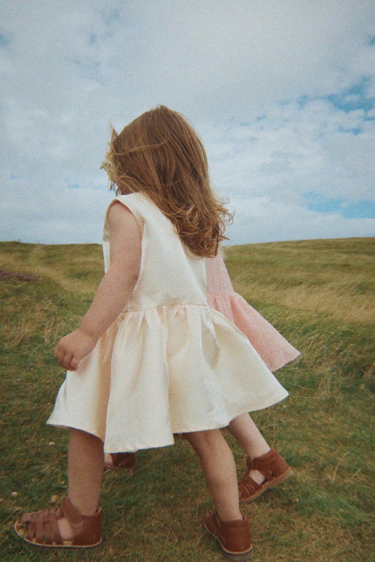 Bellis Kleid
